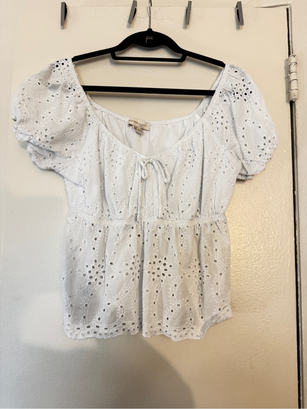 Monteau White Eyelet Peplum Puff-Sleeve Blouse